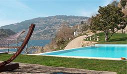 Swimming pool on the grounds of the property - Quinta do Cao - Porto and Douro basin